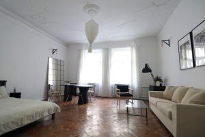 Spacious 3 room apartment in Art nouveau district