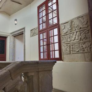 Uzès, au cœur du centre médiéval La Boussole dUzès, appartement de caractère du XVII -ème siècle
