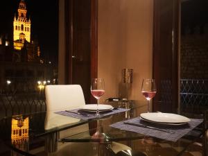 Luxury Apartment with views to Alcazar, Cathedral and Giralda.