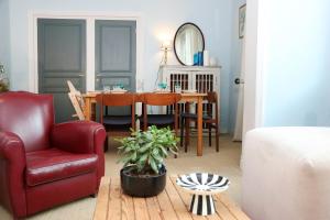 La Maison des Rues Pavées avec jardin by La Boîte En Plus