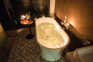 Phòng Tiêu Chuẩn Giường Đôi (Standard Double Room)