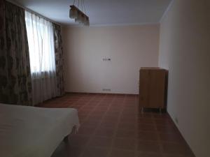 Апартаменти 100 кв.м на Шота Руставелі