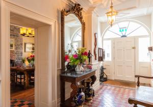 Beautifully restored soldiers barracks to sleep 10 people