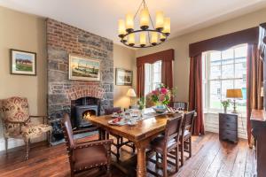 Beautifully restored soldiers barracks to sleep 10 people