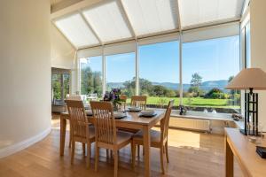 Stylish and spacious home with sea & mountain views