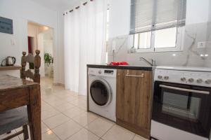 Athina House "by Checkin"