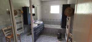 Villa indépendante, parc et piscine privée, ramassez vos oeufs coques