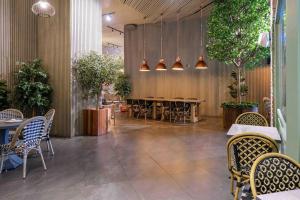 1 BR with balcony in Uptown BGC