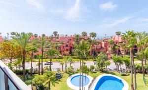 Beachside Apartment With Sea View