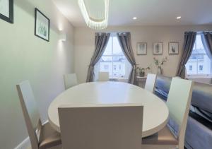 Luxury 3 Bedroom Flat in Maida Vale