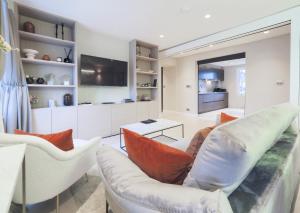 Luxury 3 Bedroom Flat in Maida Vale