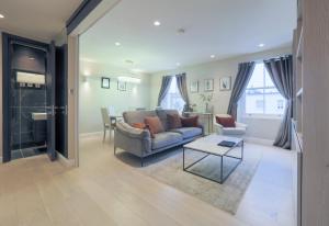 Luxury 3 Bedroom Flat in Maida Vale