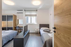 Exclusive Villa Del Mar in Milna with a pool