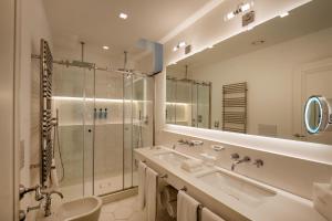 Luxury Suite with Jacuzzi