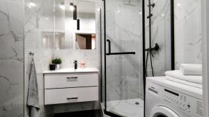 ApartamentySnu, Wola Premium IV z parkingiem