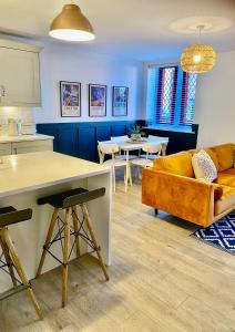 Boutique Chapel Apartment within City Walls