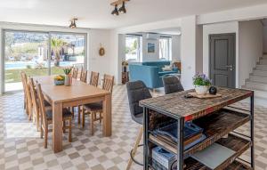 Beautiful Home In Pag