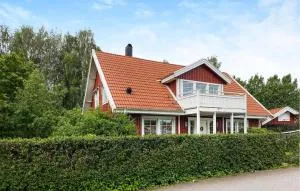 Gorgeous Home In Motala With Sauna - Tjällmo
