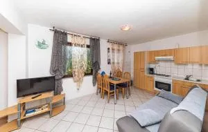 One-Bedroom Apartment In Kastel Kambelovac - Selo Kaštel Kambelovac