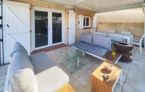 Maisons de vacances Beautiful Home In Vic-La-Gardiole : photos des chambres