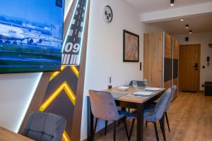 Apartament AVIATOR - lokalizacja w centrum, wysoki standard, balkon, prywatny parking