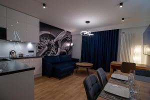 Apartament AVIATOR - lokalizacja w centrum, wysoki standard, balkon, prywatny parking