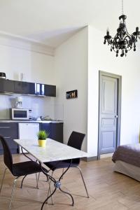 Les Cocons - Appartements d'Hotes Design : photos des chambres