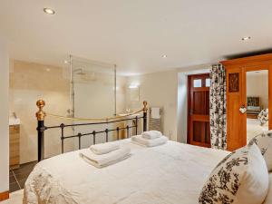 4 Bed in Bath 27808