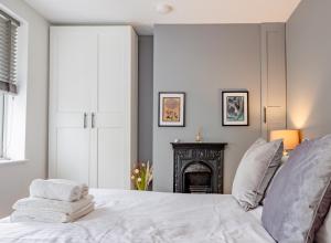 Exquisite Renovation in Central Location with Garden and Parking