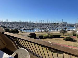 Studio cabine pour 4 avec piscine et parking à Port Camargue - FR-1-250-207