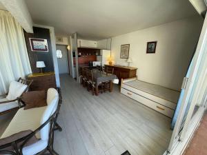 Studio cabine pour 4 avec piscine et parking à Port Camargue - FR-1-250-207