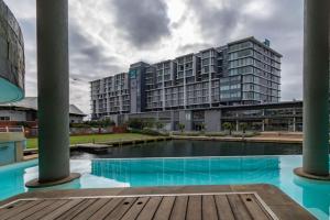 Waterfront Canal, 2 Bedroom Apartment
