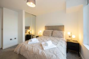 Manchester City Break Accommodation Duplex 2 Bedroom Apartment Contractors NHS Weekly Monthly Rates