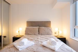 5mins JD gym Supermarket Retail M60 City Centre Salford Queys Media City