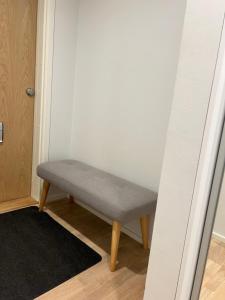 Kodikas keskustayksiö autohallipaikalla