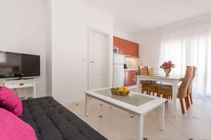 Entspannen Sie sich in diesem modernen Appartement in Baska auf Krk