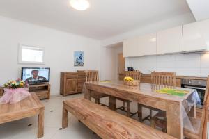 Modernes Apartment mit Klima, WiFi, Terrasse