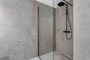 Spacious and Central Apartment - 3 Bedrooms