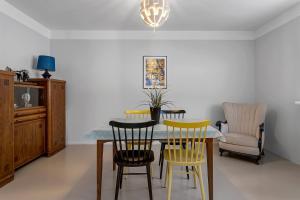 Spacious and Central Apartment - 3 Bedrooms