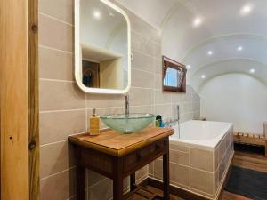 Charmant Mas Arty avec piscine