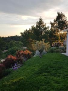 Villas VillaCadiere Vue Mer et Vignes Piscine a debordement : photos des chambres