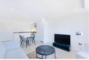 Impeccable 1-Bed Apartment in London