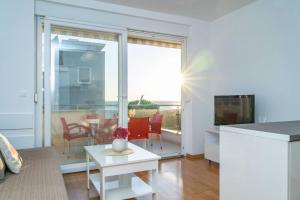 Marea 3 apartment next to the beach 