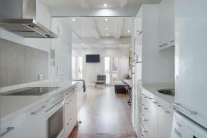 The Rentals Collection - Zoe