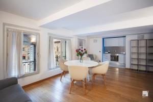 Urbanicooh Asinelli - Balcony on Piazza Maggiore