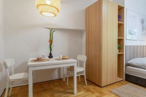 June C studio wsmall balcony