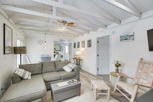 Riverfront Topsham Home about 28 Mi to Portland!