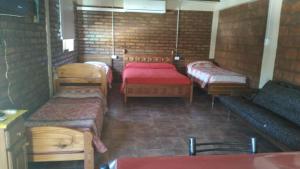 Hermosa casita con quincho y amplia pileta TODAS LAS COMODIDADES Paz total