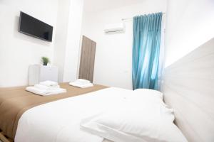 Double or Twin Room with Private Bathroom room in Hall inn B&B in Naples