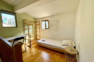 The Triplex- 3 bedrooms in the escutcheon!